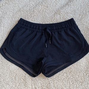 Lululemon Hotty Hot Shorts 2.5”